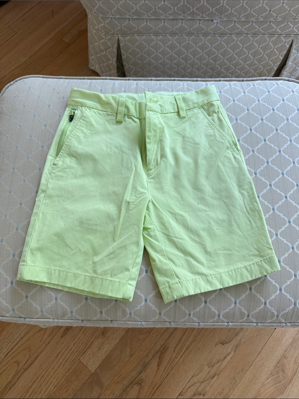 Vineyard Vines Boys Light Green Performance Shorts, size 12